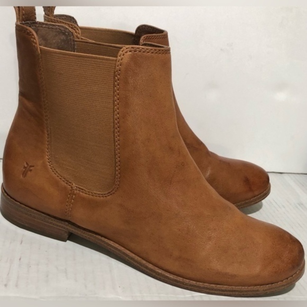Frye Carly Chelsea Ankle Pull On  Booties